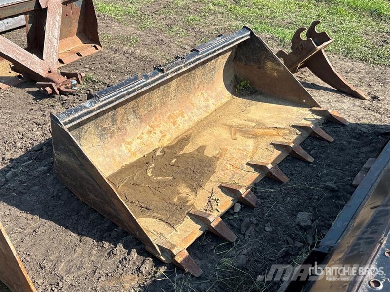 John Deere 66 in Skid Steer Bucket Cucharones