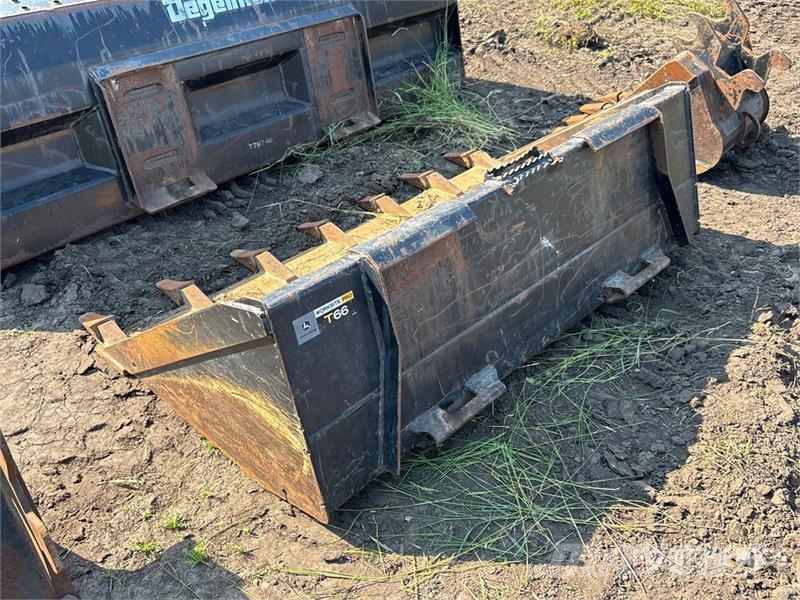 John Deere 66 in Skid Steer Bucket Cucharones
