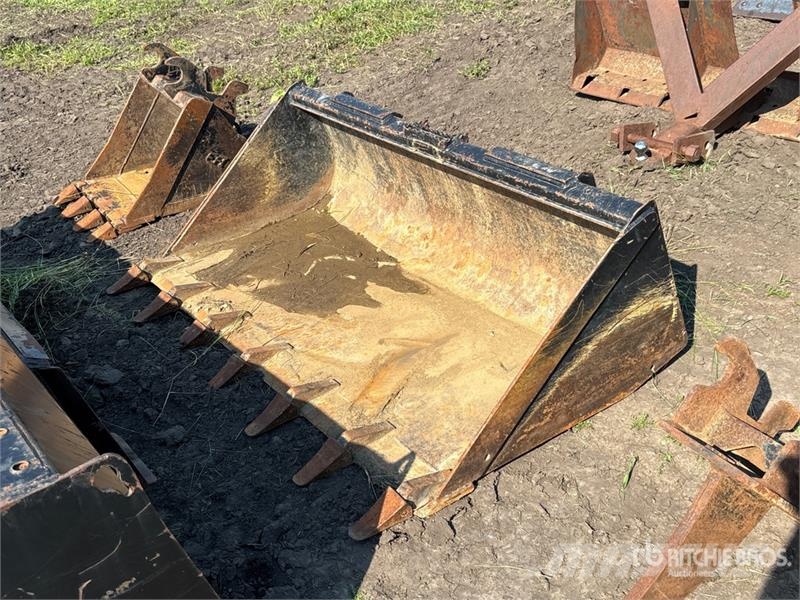 John Deere 66 in Skid Steer Bucket Cucharones