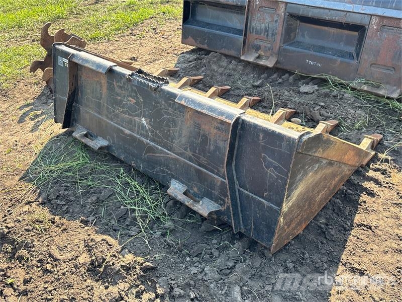 John Deere 66 in Skid Steer Bucket Cucharones