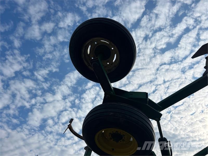John Deere 680 Beitelploeg
