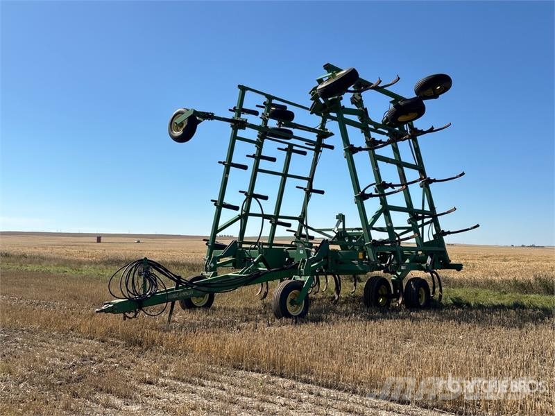 John Deere 680 39 ft Chisel Plow Meißelgrubber