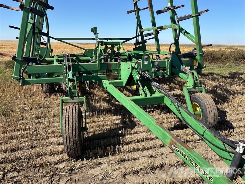 John Deere 680 39 ft Chisel Plow Meißelgrubber