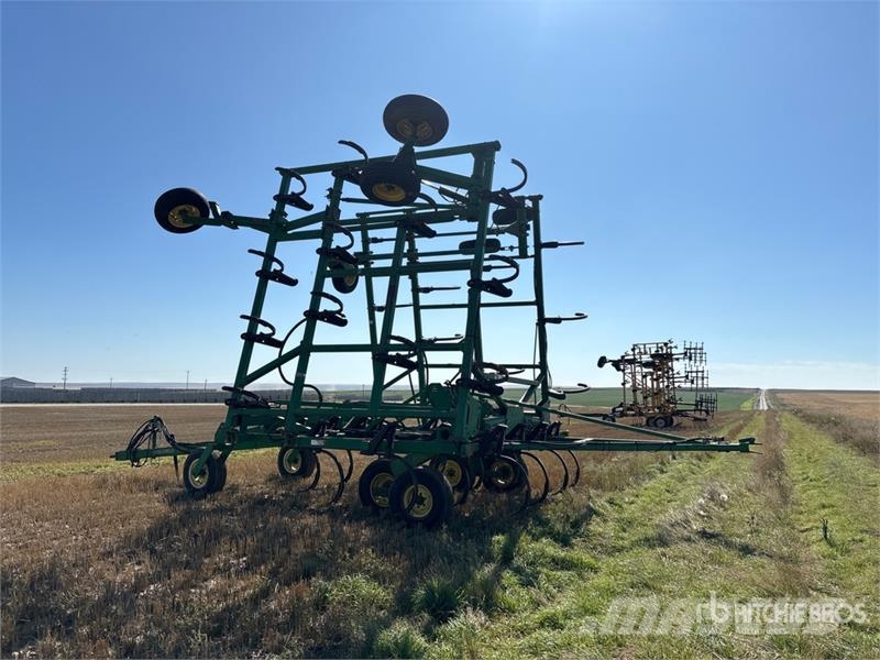 John Deere 680 39 ft Chisel Plow Meißelgrubber
