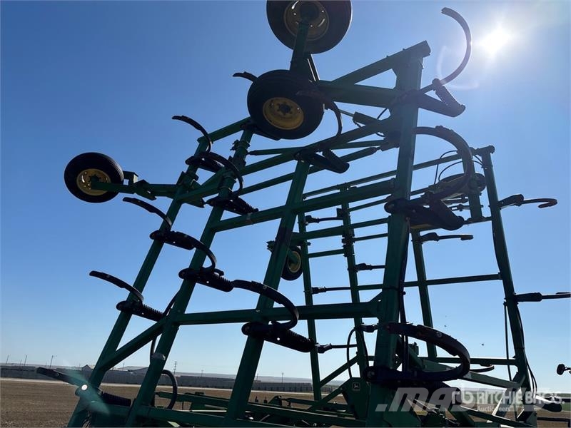 John Deere 680 39 ft Chisel Plow Meißelgrubber
