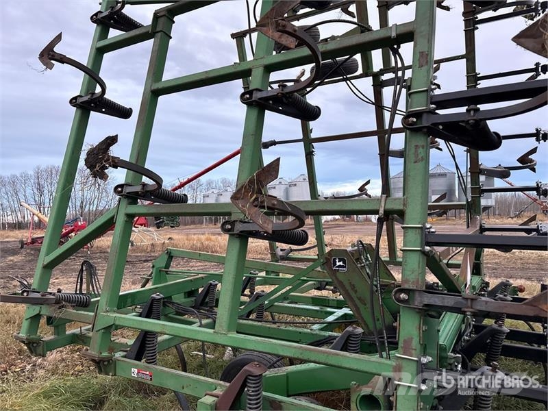 John Deere 680 40 ft Cultivator Cultivatoren