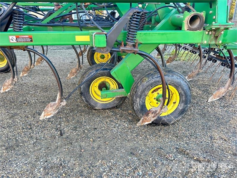 John Deere 680 40 ft Chisel Plow Podrivači