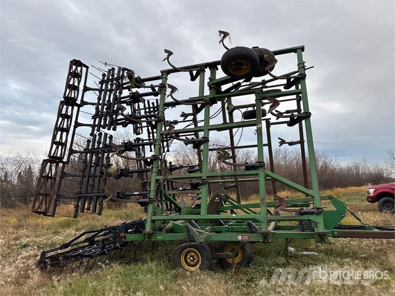 John Deere 680 40 ft Cultivator Cultivatoren