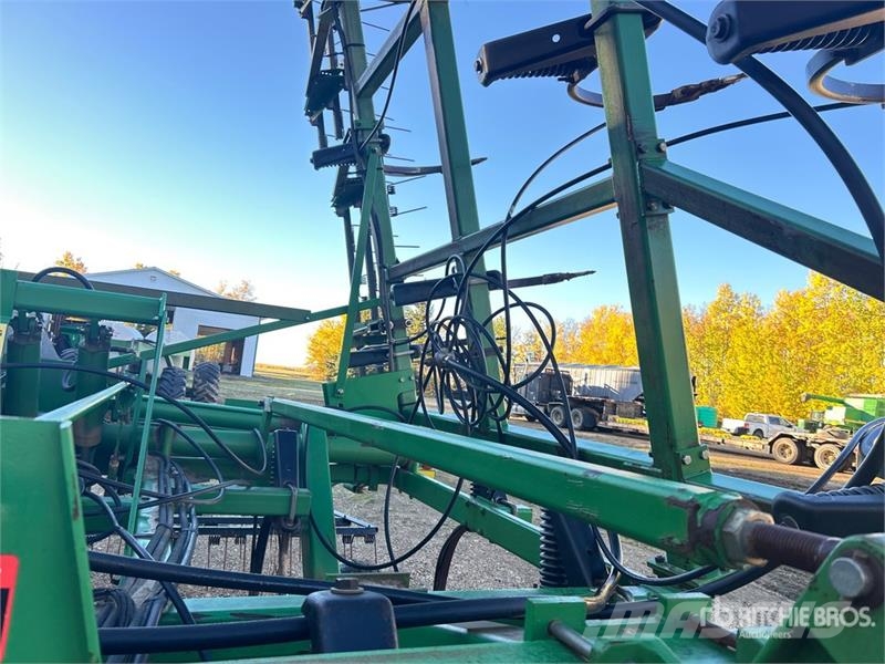 John Deere 680 40 ft Chisel Plow Podrivači