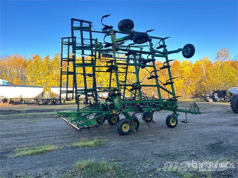 John Deere 680 40 ft Chisel Plow Podrivači