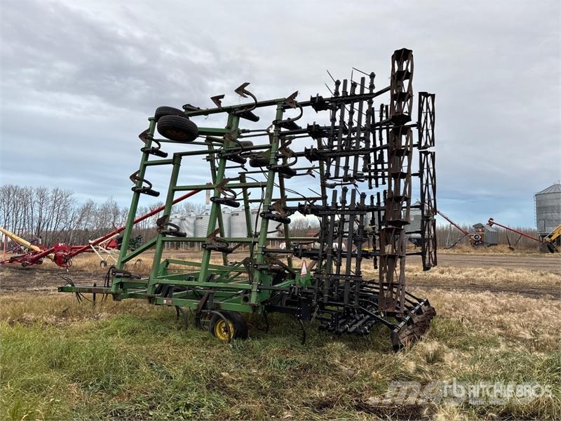 John Deere 680 40 ft Cultivator Cultivatoren
