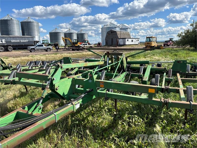John Deere 680 40 ft Cultivator Cultivadoras