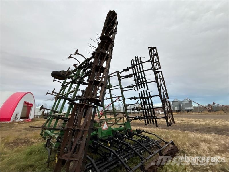 John Deere 680 40 ft Cultivator Cultivatoren