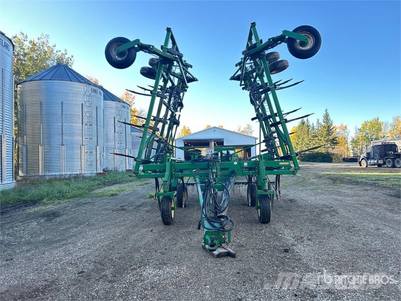John Deere 680 40 ft Chisel Plow Podrivači