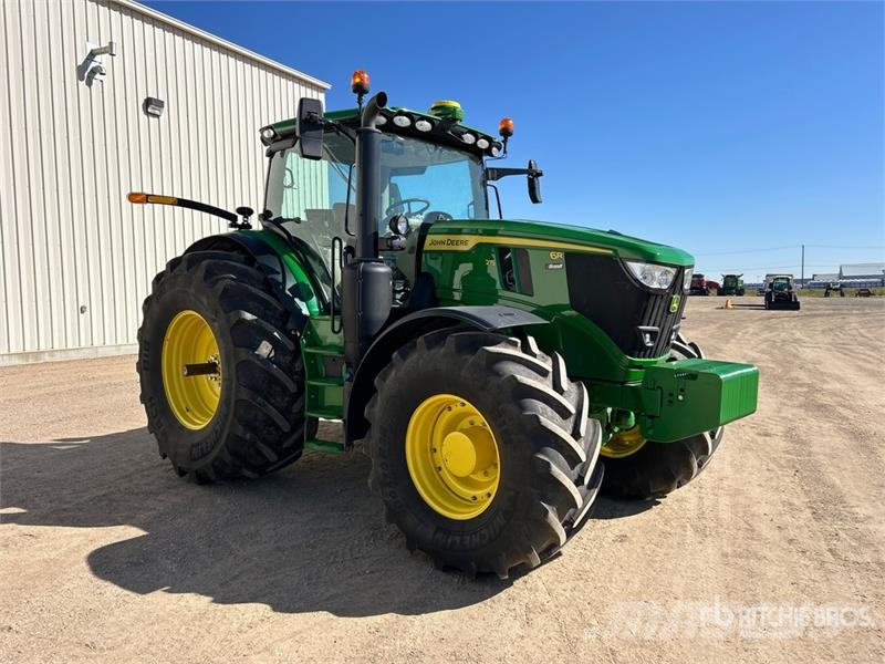 John Deere 6R 215 4WD Tractor الجرارات