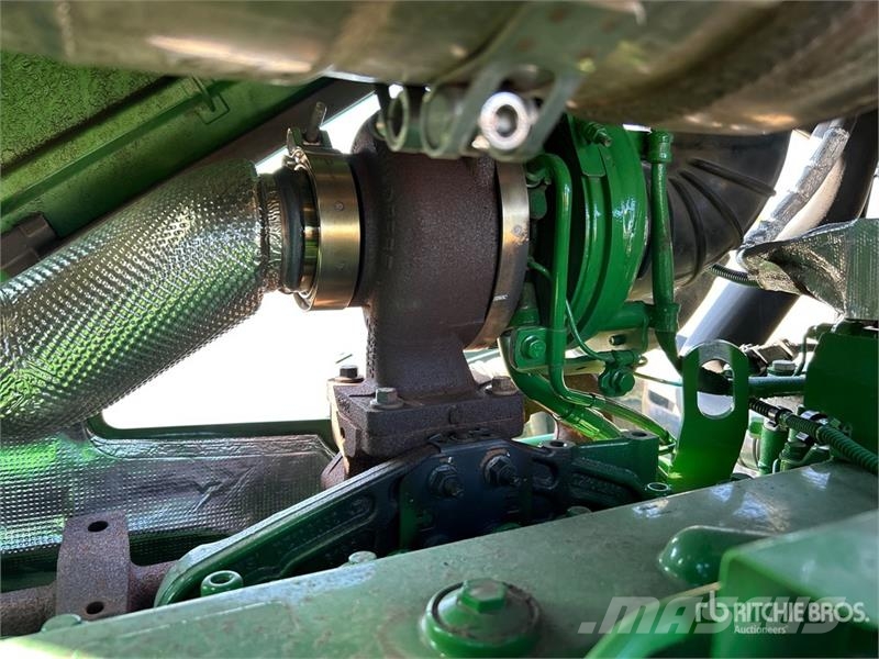 John Deere 6R 215 4WD Tractor الجرارات