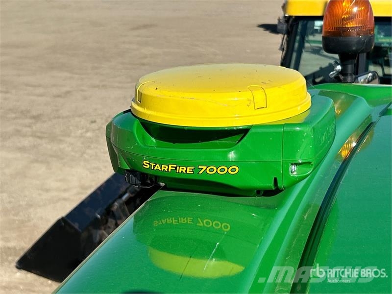 John Deere 6R 215 4WD Tractor الجرارات