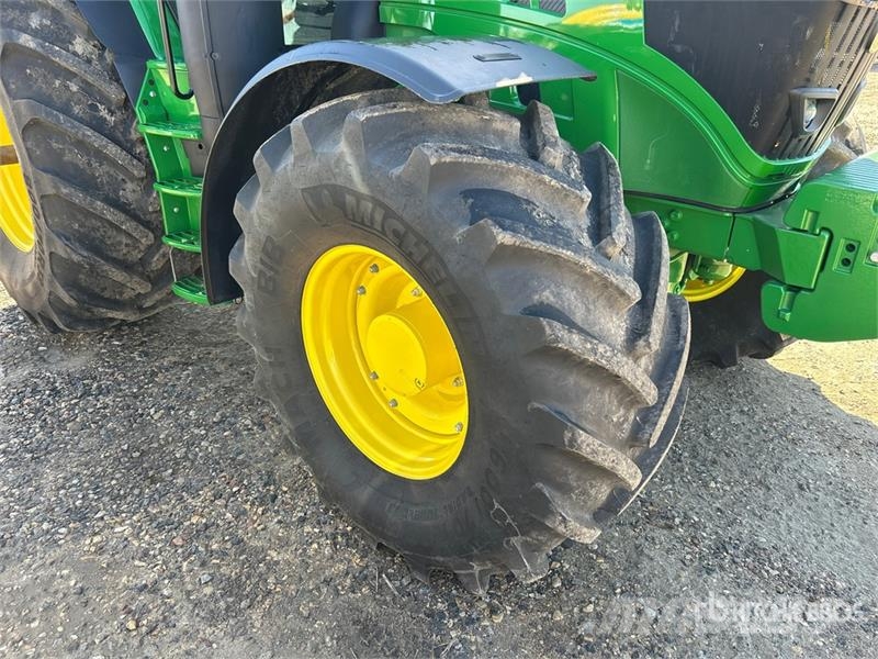 John Deere 6R 215 4WD Tractor الجرارات