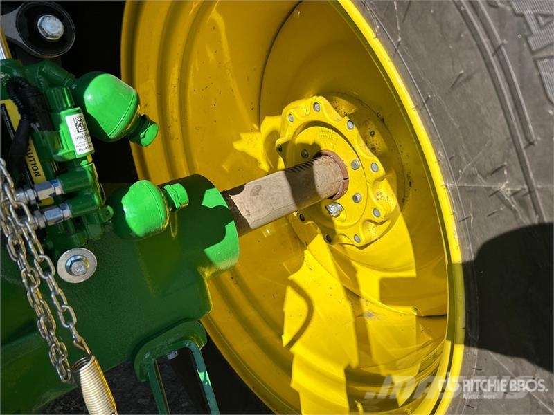 John Deere 6R 215 4WD Tractor الجرارات