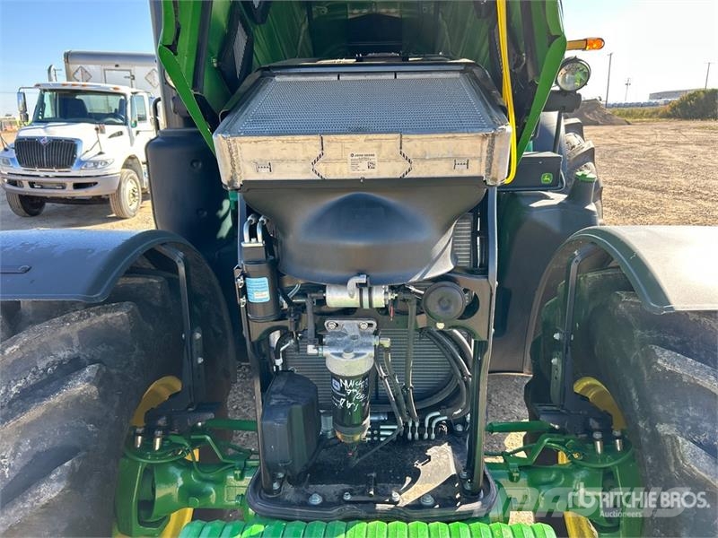 John Deere 6R 215 4WD Tractor الجرارات