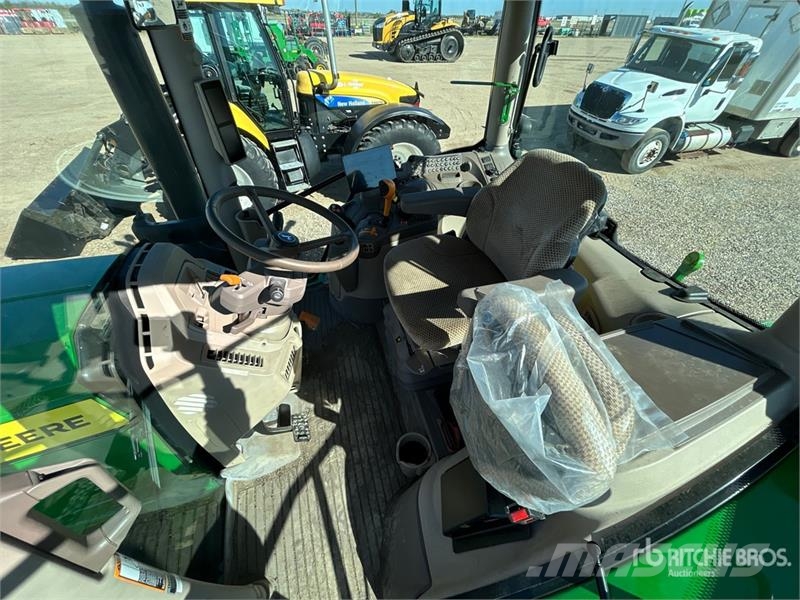 John Deere 6R 215 4WD Tractor الجرارات