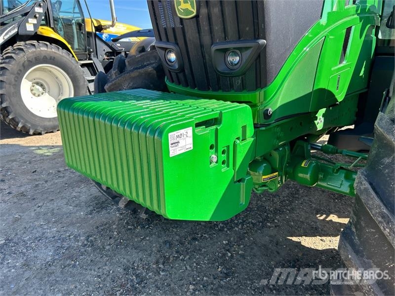 John Deere 6R 215 4WD Tractor الجرارات