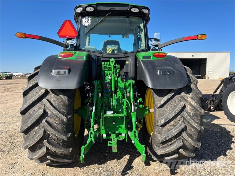 John Deere 6R 215 4WD Tractor الجرارات
