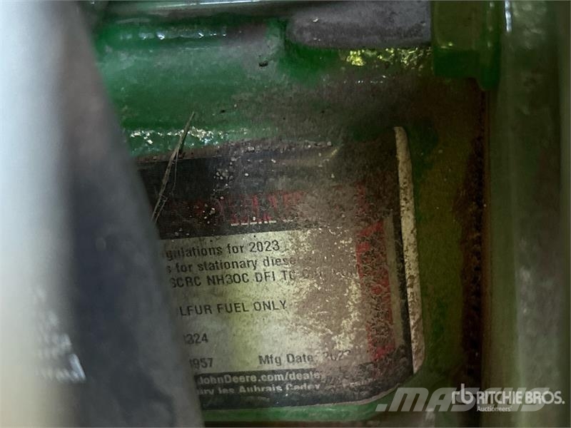 John Deere 6R 215 4WD Tractor الجرارات