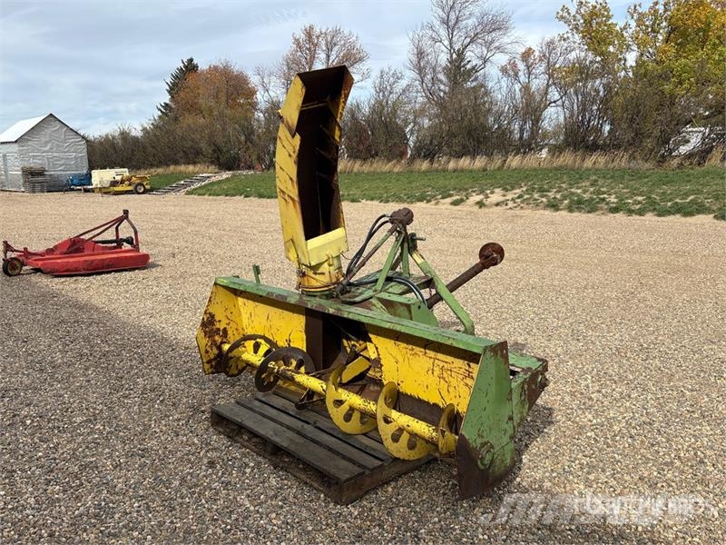 John Deere 7 ft 3-Point Hitch Snow Blower Sneeuwblazers