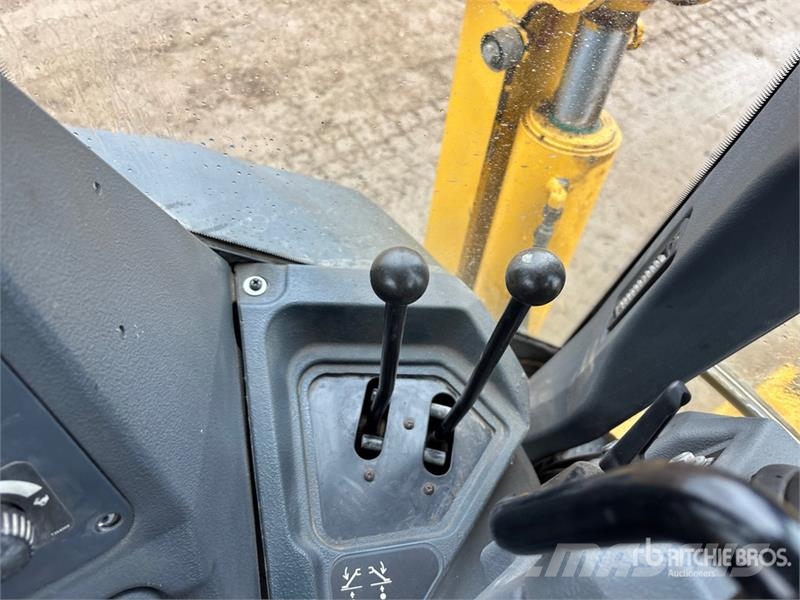 John Deere 710L 4x4 Backhoe Loader Екскаватори-навантажувачі