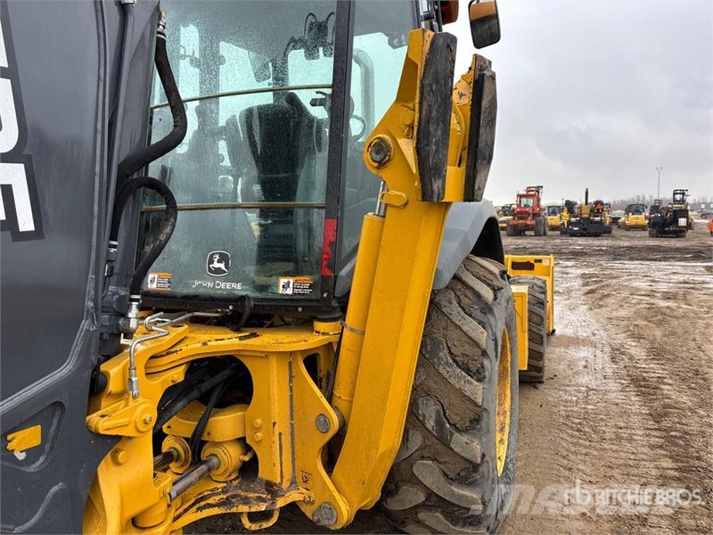 John Deere 710L 4x4 Backhoe Loader Екскаватори-навантажувачі