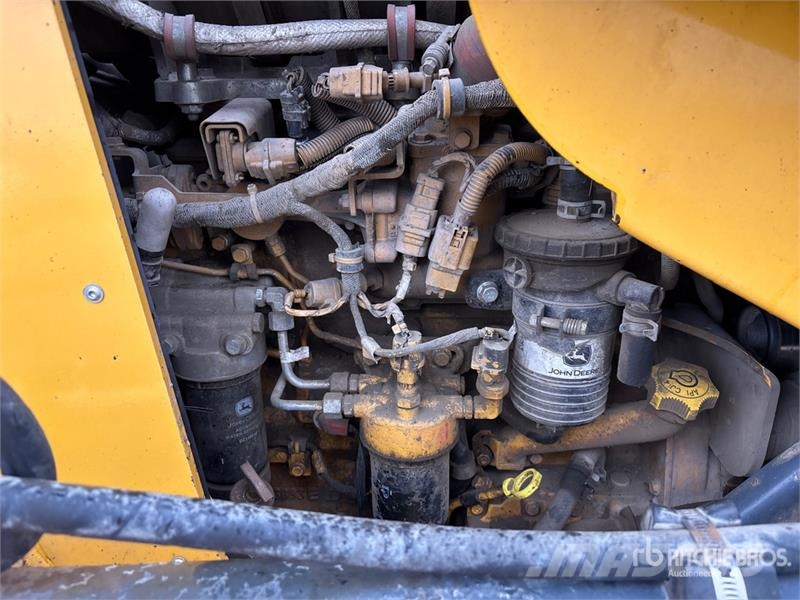 John Deere 710L 4x4 Backhoe Loader Екскаватори-навантажувачі
