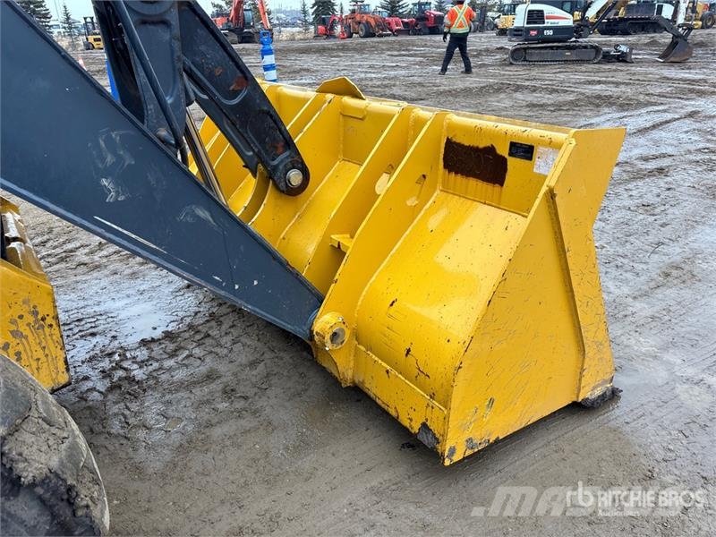 John Deere 710L 4x4 Backhoe Loader Екскаватори-навантажувачі