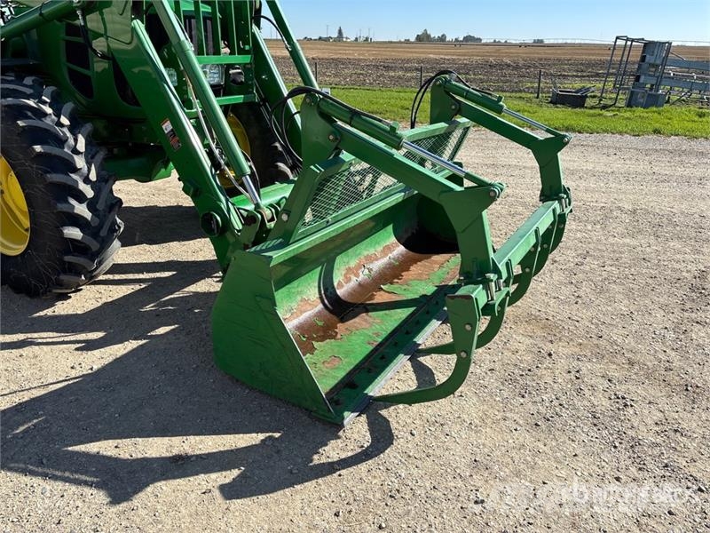John Deere 7130 Traktorit