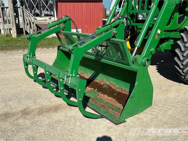 John Deere 7130 Traktorit