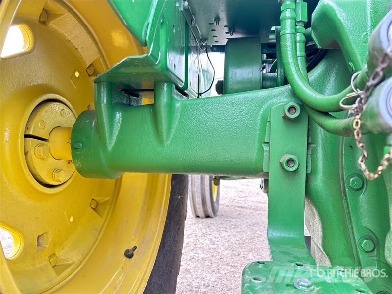 John Deere 720 2WD Antique Tractor Traktoren