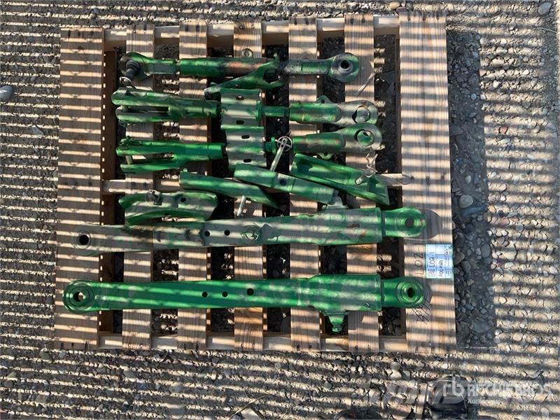 John Deere 7210 الجرارات