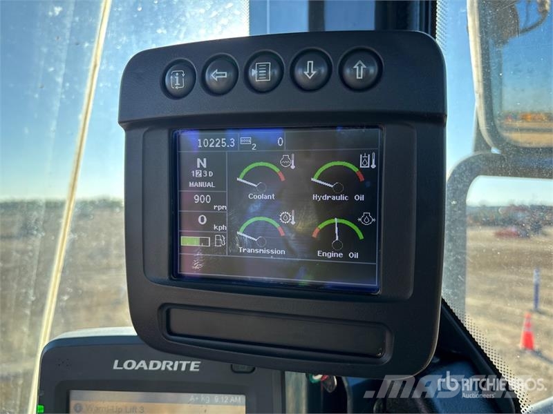 John Deere 724K Pale gommate