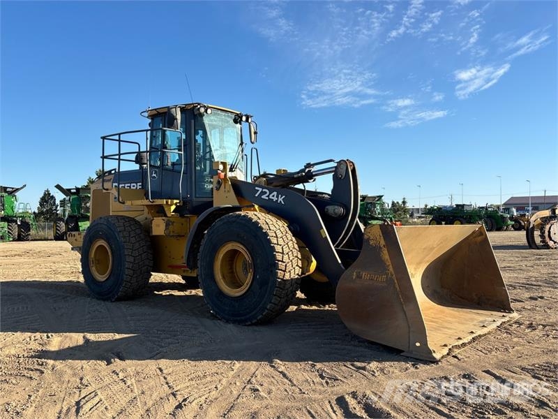 John Deere 724K Pale gommate
