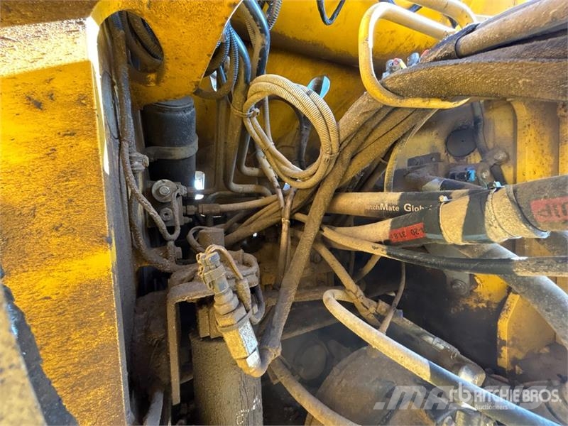 John Deere 724K Pale gommate