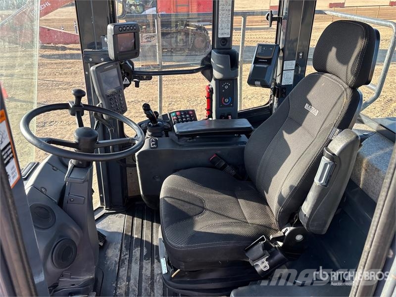 John Deere 724K Pale gommate