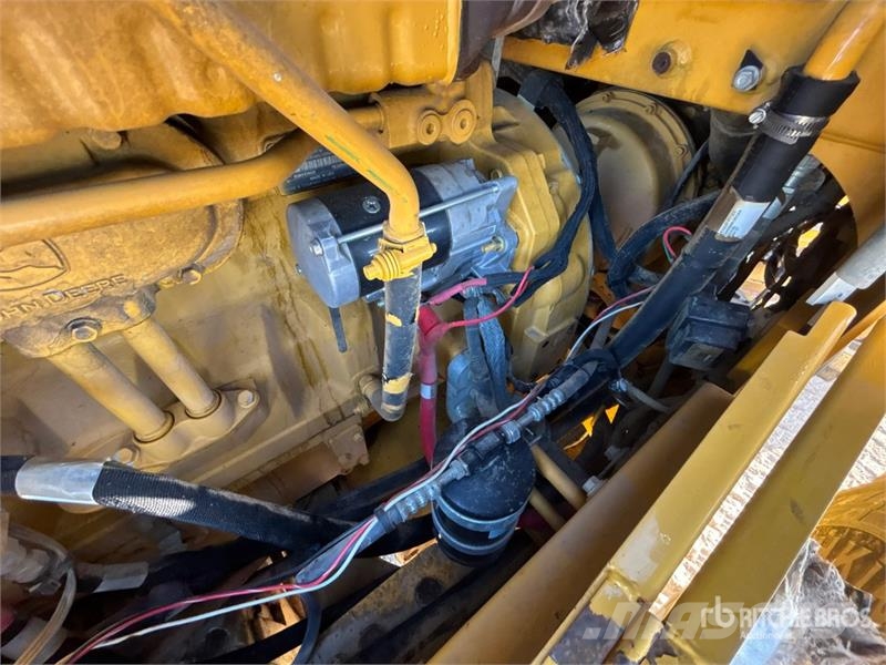 John Deere 724K Pale gommate