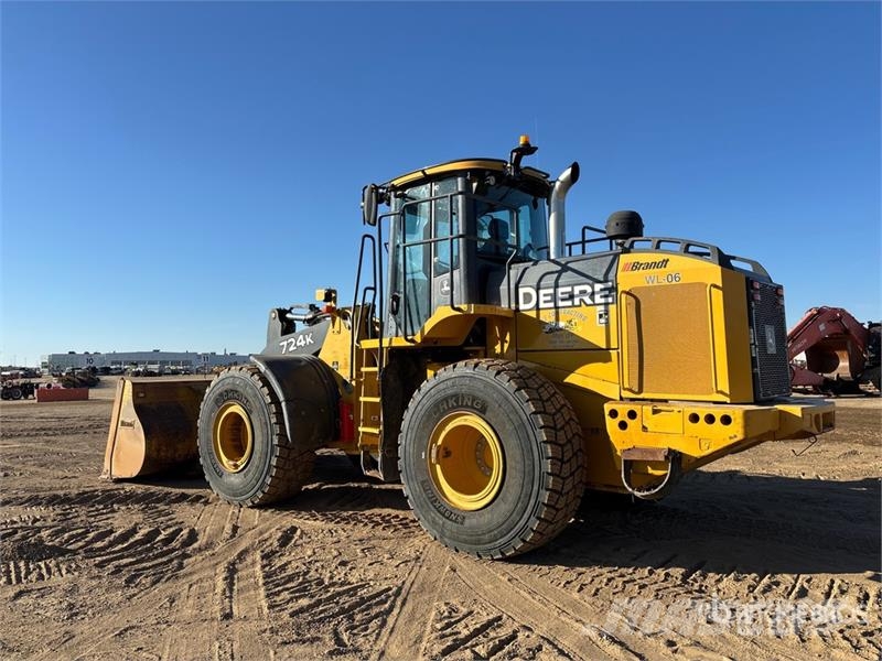John Deere 724K Pale gommate