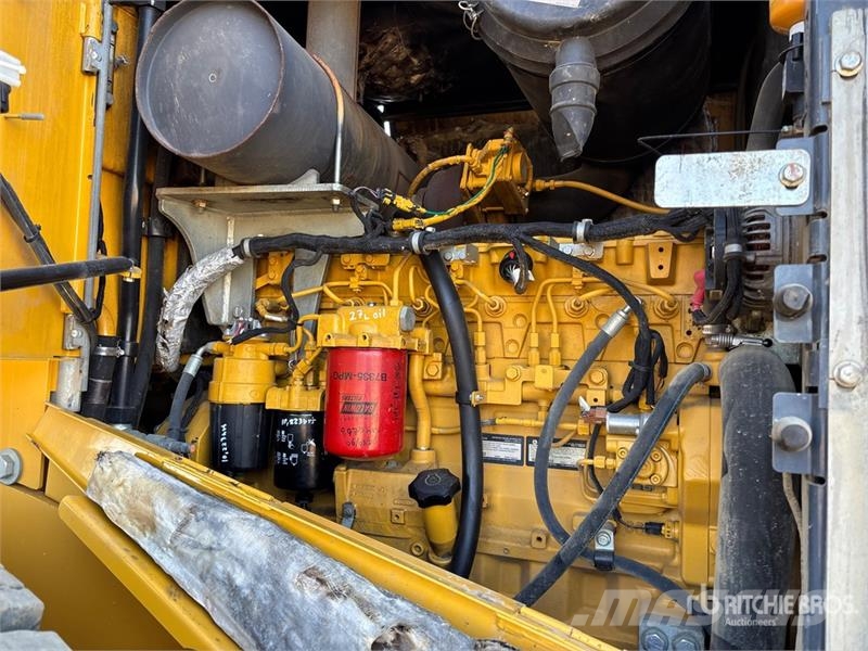 John Deere 724K Pale gommate