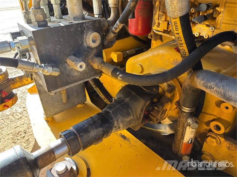 John Deere 724K Pale gommate