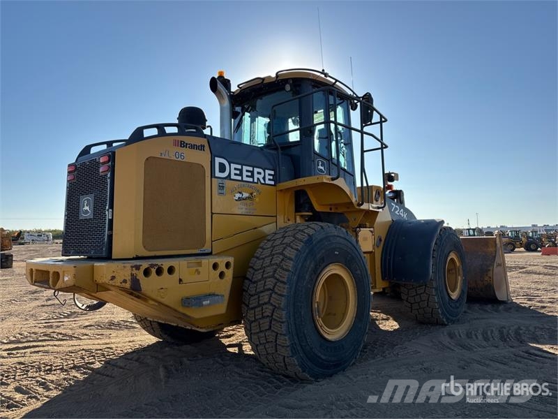 John Deere 724K Pale gommate