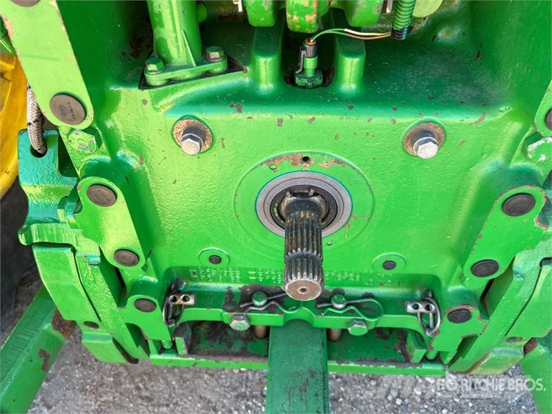 John Deere 7330 Traktoriai