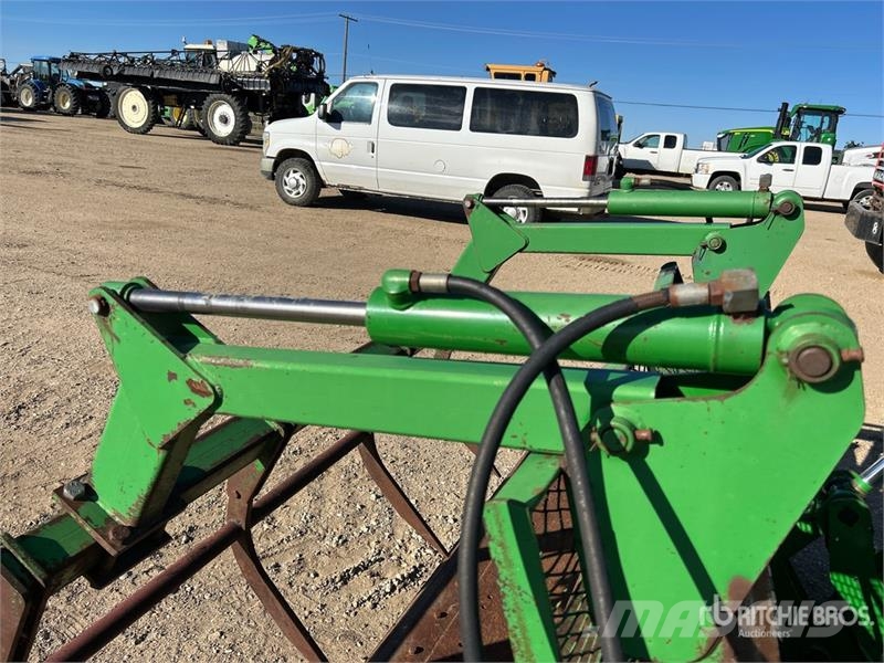 John Deere 7330 Traktoriai