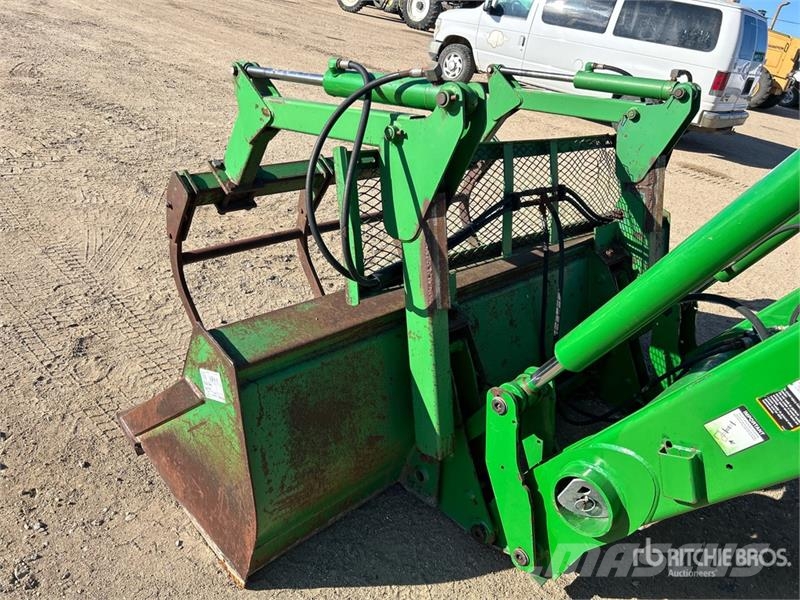 John Deere 7330 Traktoriai