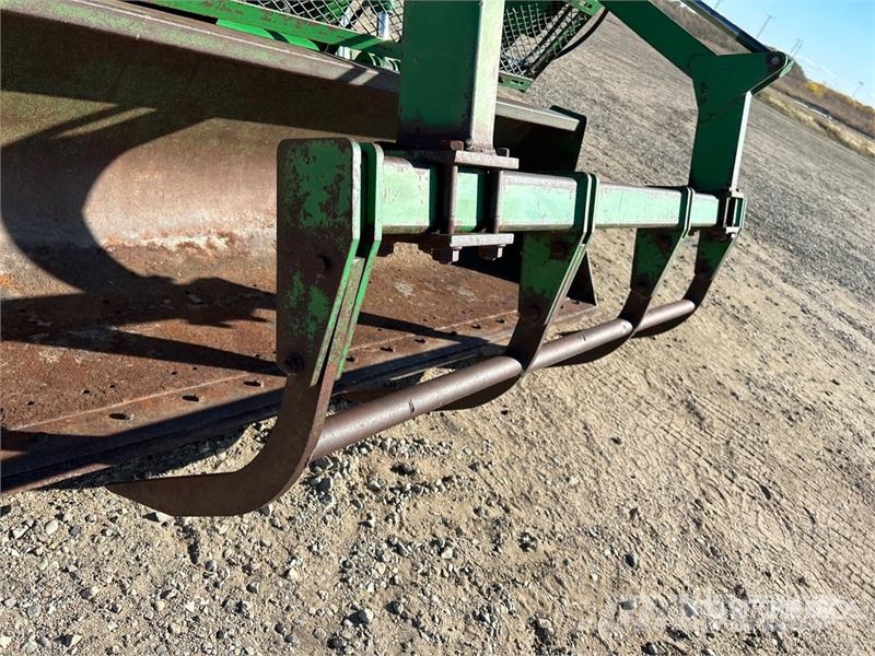 John Deere 7330 Traktoriai